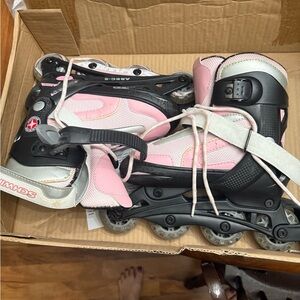 Schwinn Pink, Black Kids Inline Skates adjustable size size 1-2-3-4 with pad set